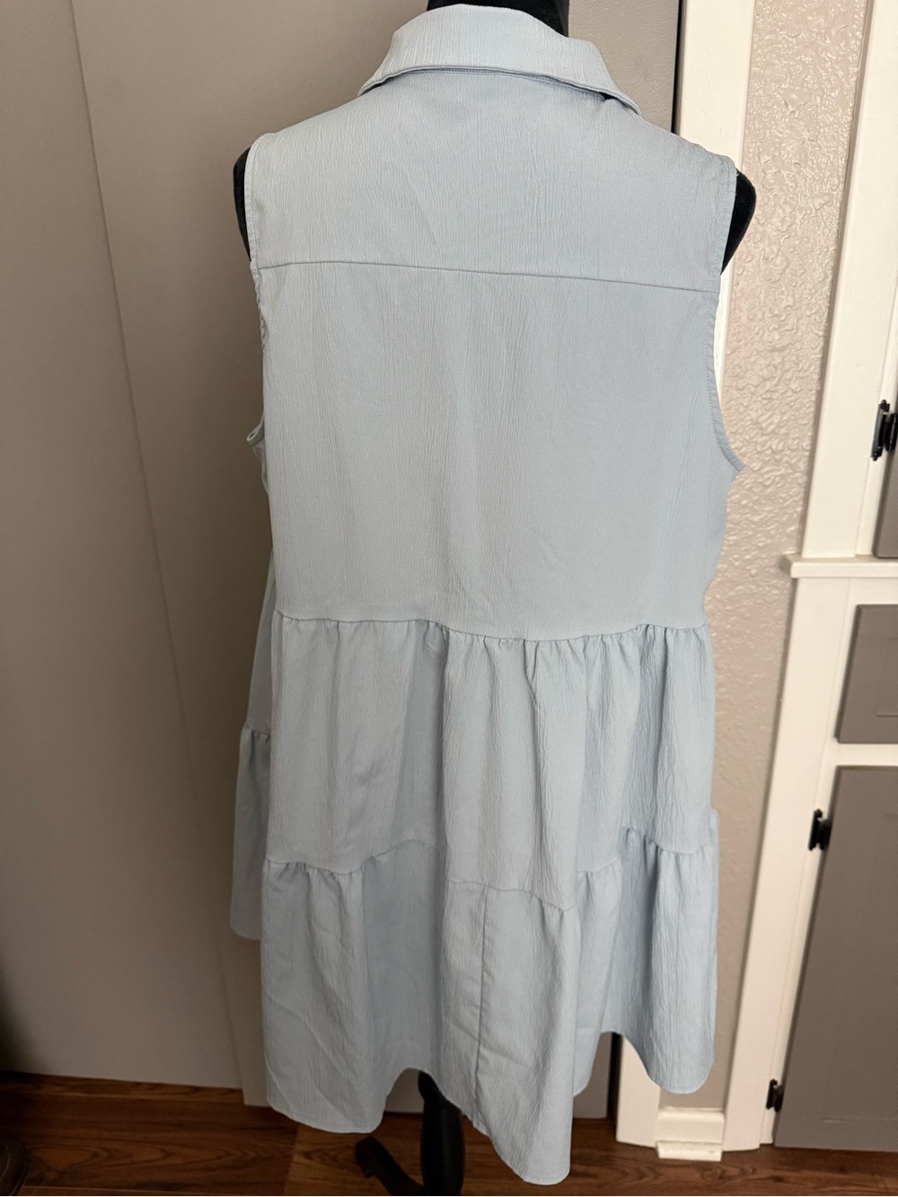 Source Unknown Light Blue Sleeveless Button-Front Tiered Tunic - Picture 2 of 2